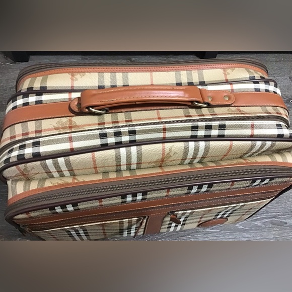 Burberry Haymarket PVC Leather Travel Case - Picture 7 of 12